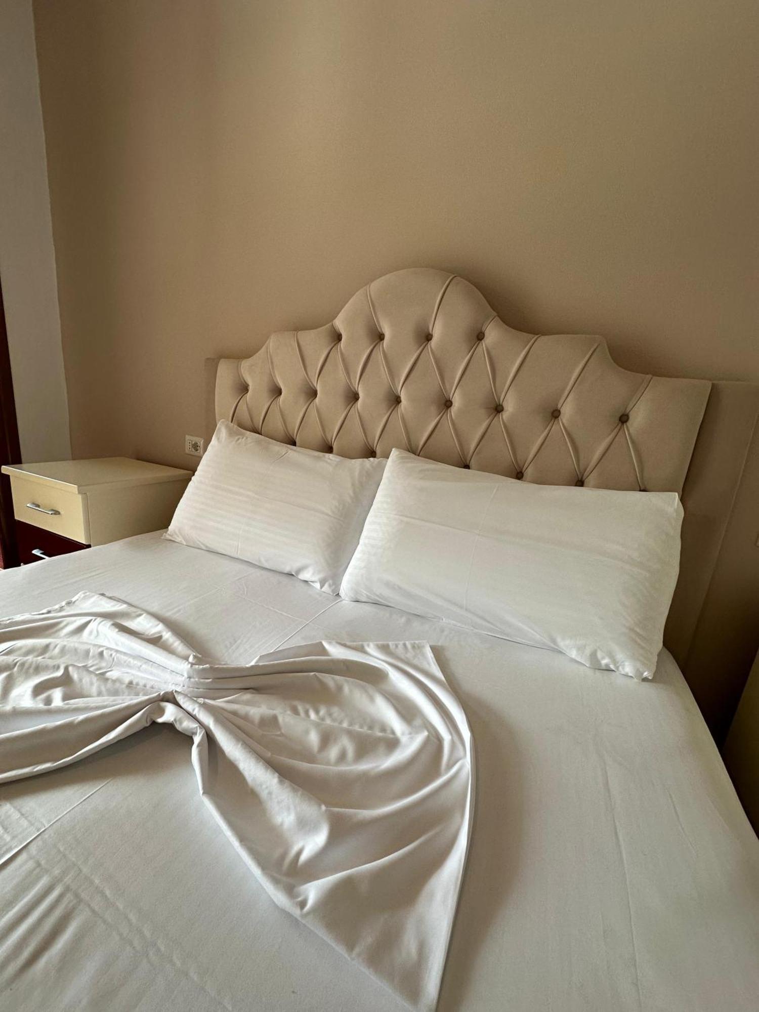 Evelina Ernild Rooms Sarande Ngoại thất bức ảnh