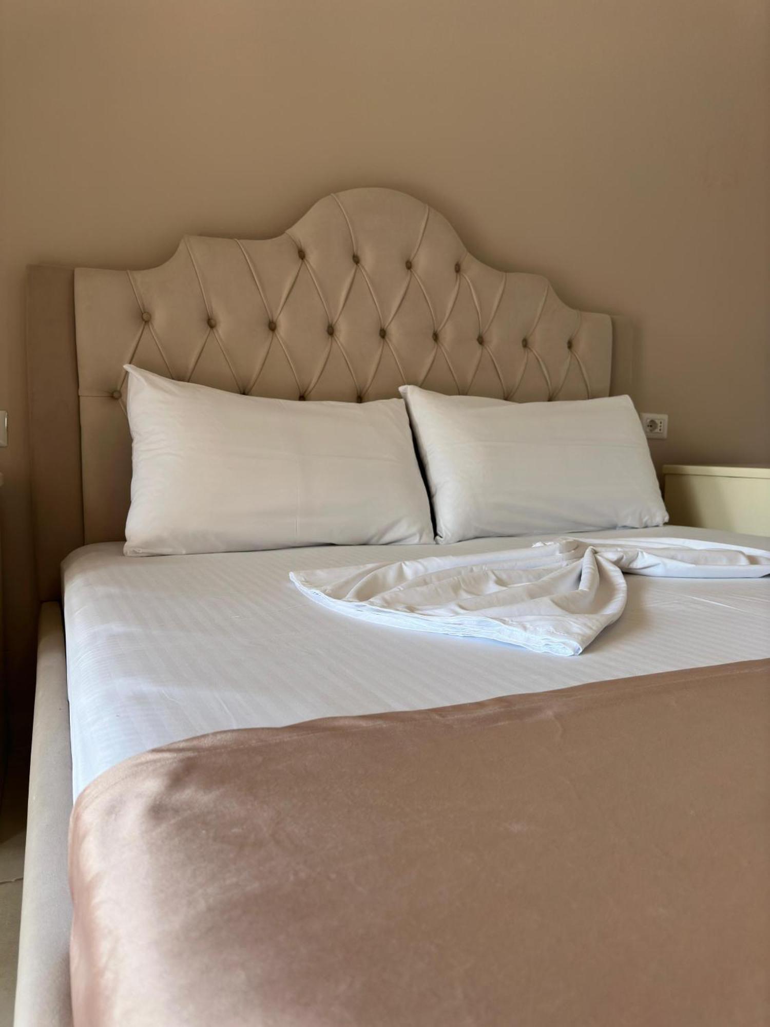 Evelina Ernild Rooms Sarande Ngoại thất bức ảnh