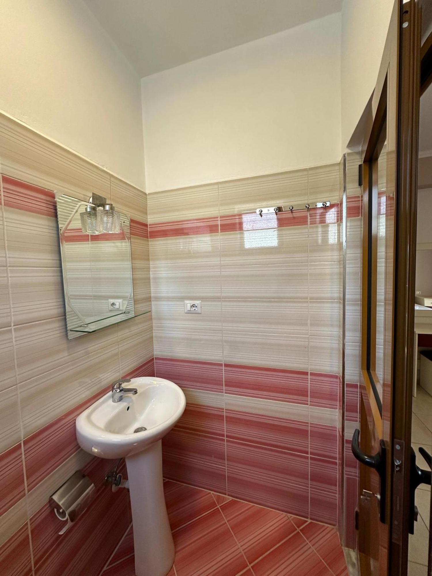 Evelina Ernild Rooms Sarande Ngoại thất bức ảnh
