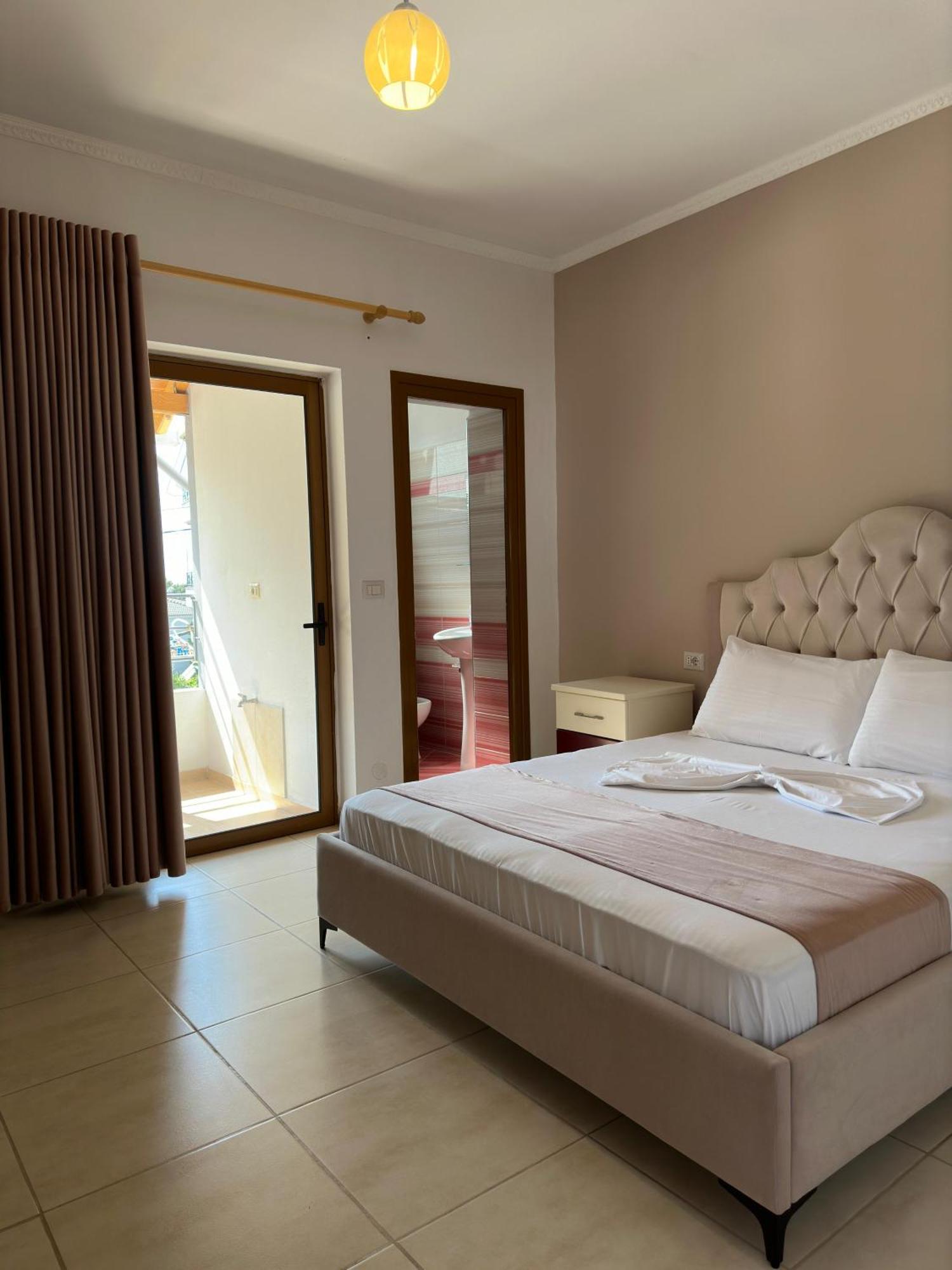 Evelina Ernild Rooms Sarande Ngoại thất bức ảnh