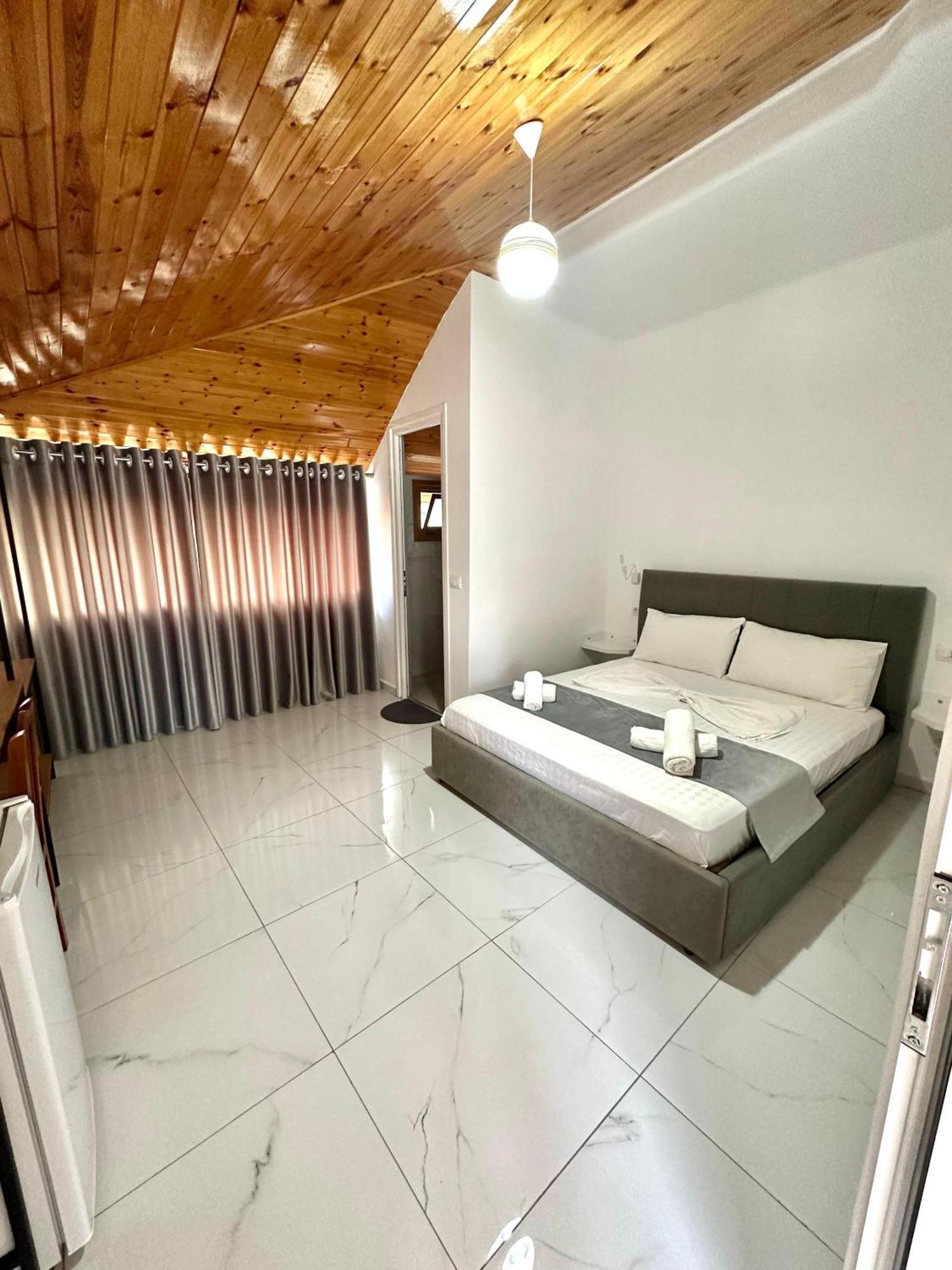 Evelina Ernild Rooms Sarande Ngoại thất bức ảnh